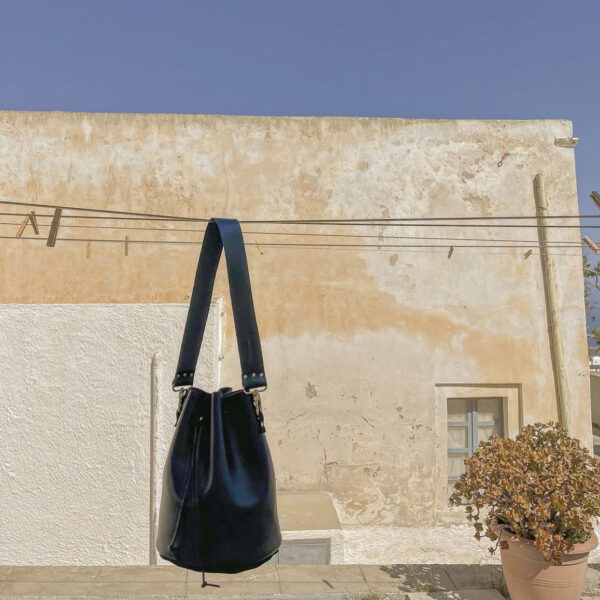 Leather Bucket Oia black - Image 4