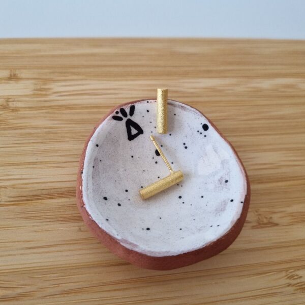 Batons stud earrings mini me gold - Image 2